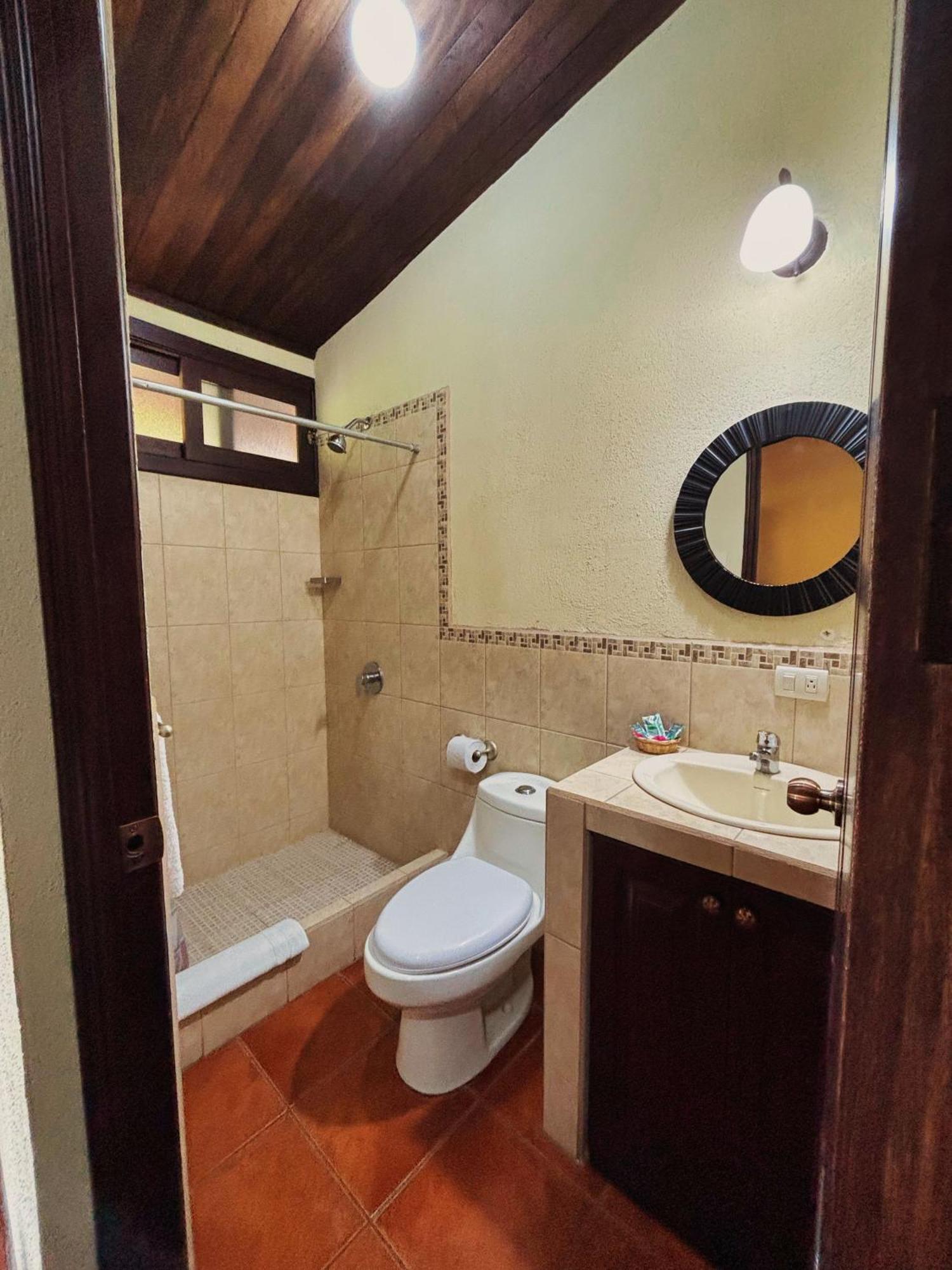 Alana Hotel By Ish Antigua ภายนอก รูปภาพ