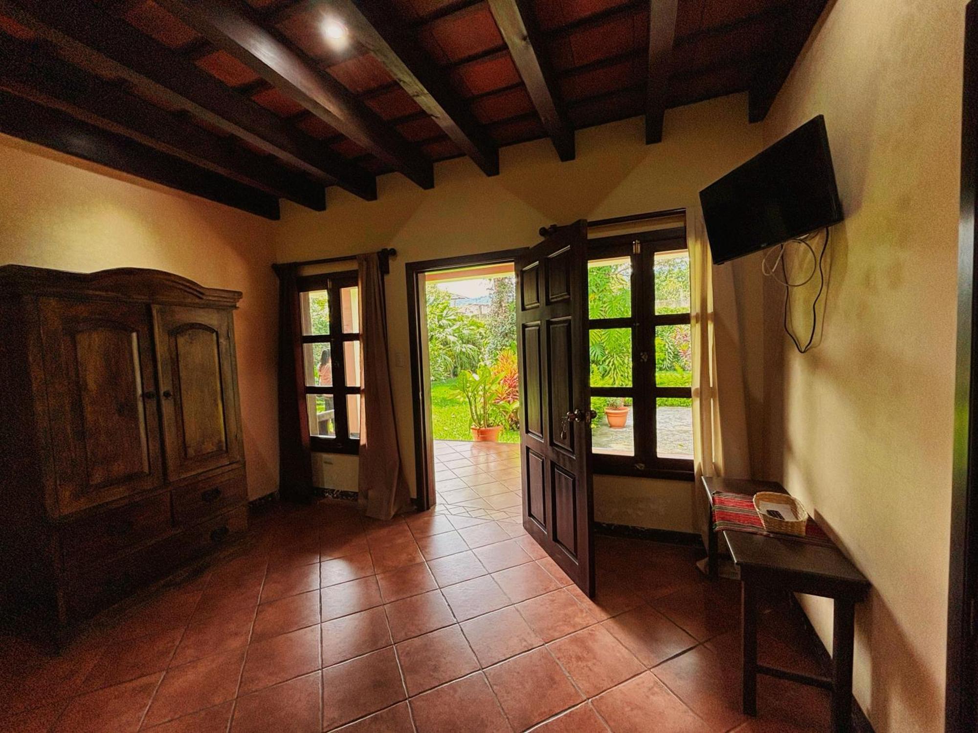 Alana Hotel By Ish Antigua ภายนอก รูปภาพ