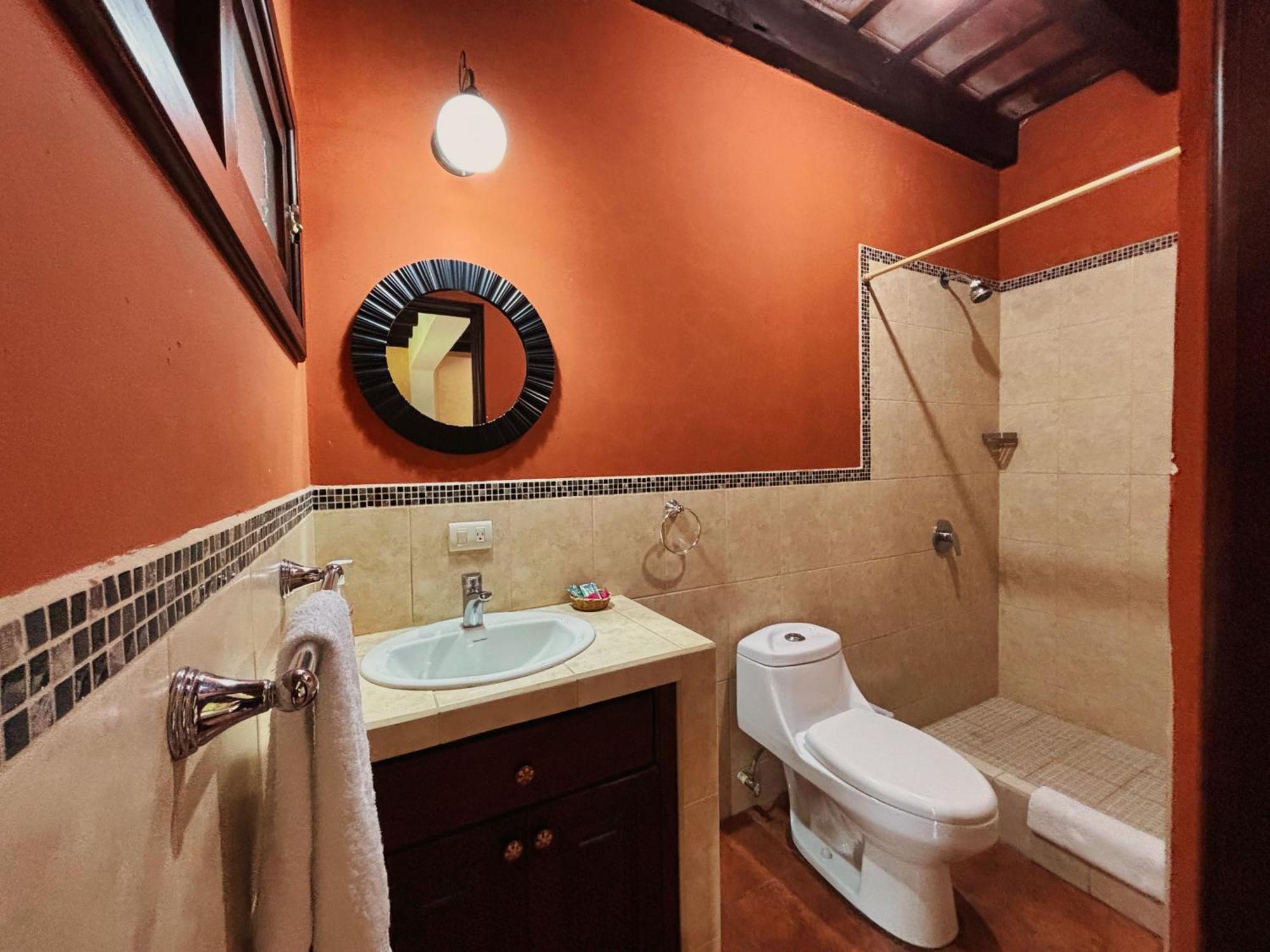 Alana Hotel By Ish Antigua ภายนอก รูปภาพ