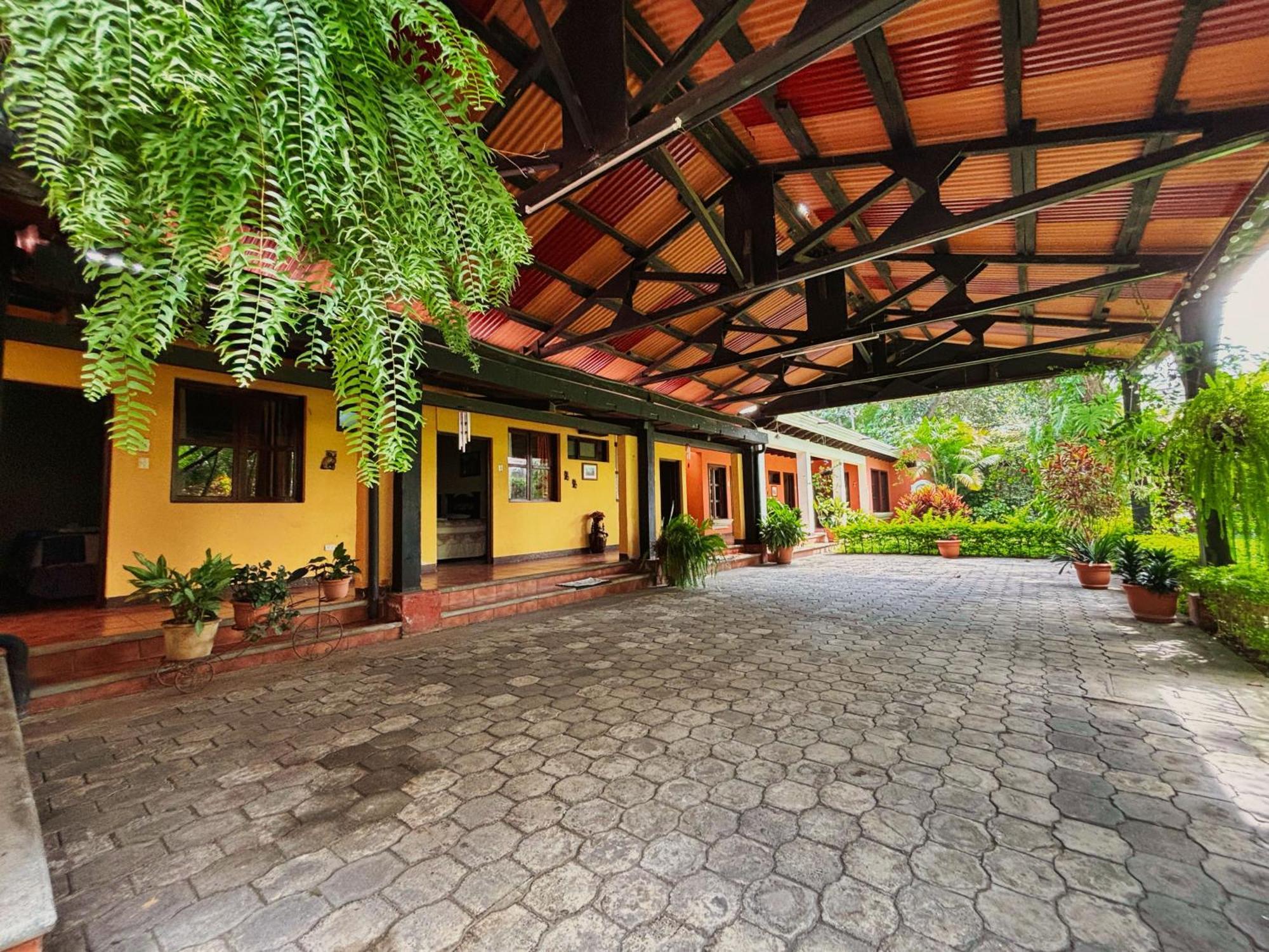 Alana Hotel By Ish Antigua ภายนอก รูปภาพ