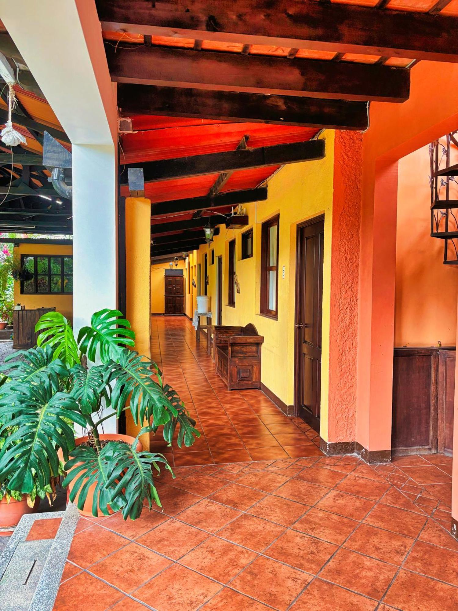 Alana Hotel By Ish Antigua ภายนอก รูปภาพ